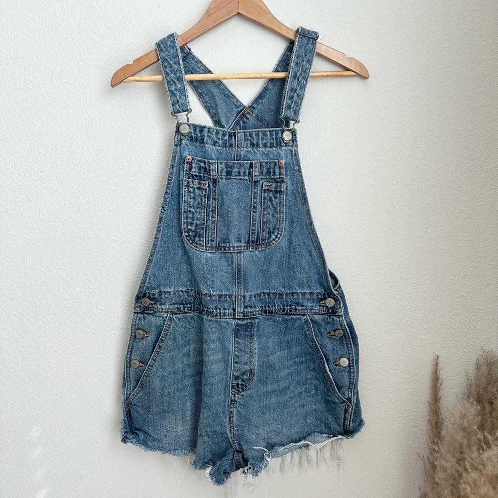 Old Navy Denim Overall Shorts Medium Blue Small